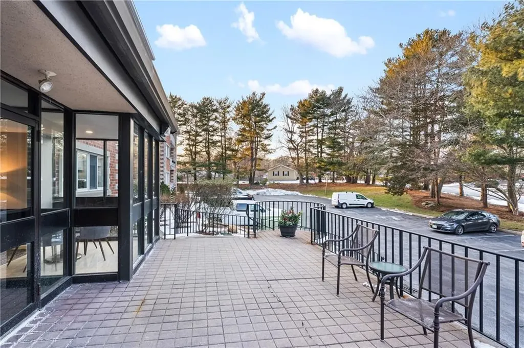 30 Argyle Avenue East Providence RI 02915