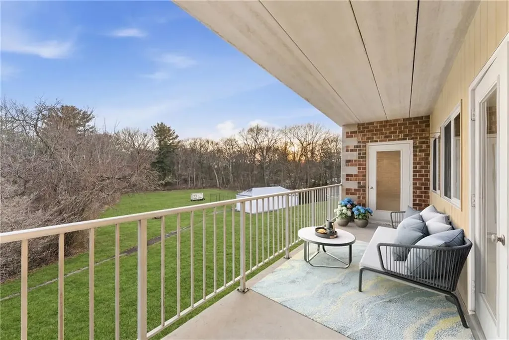 30 Argyle Avenue East Providence RI 02915