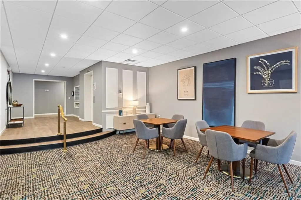 30 Argyle Avenue East Providence RI 02915