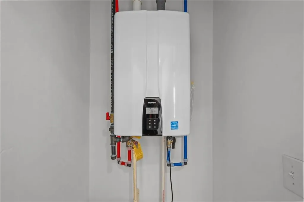 85 Colonial Avenue Cumberland RI 02864