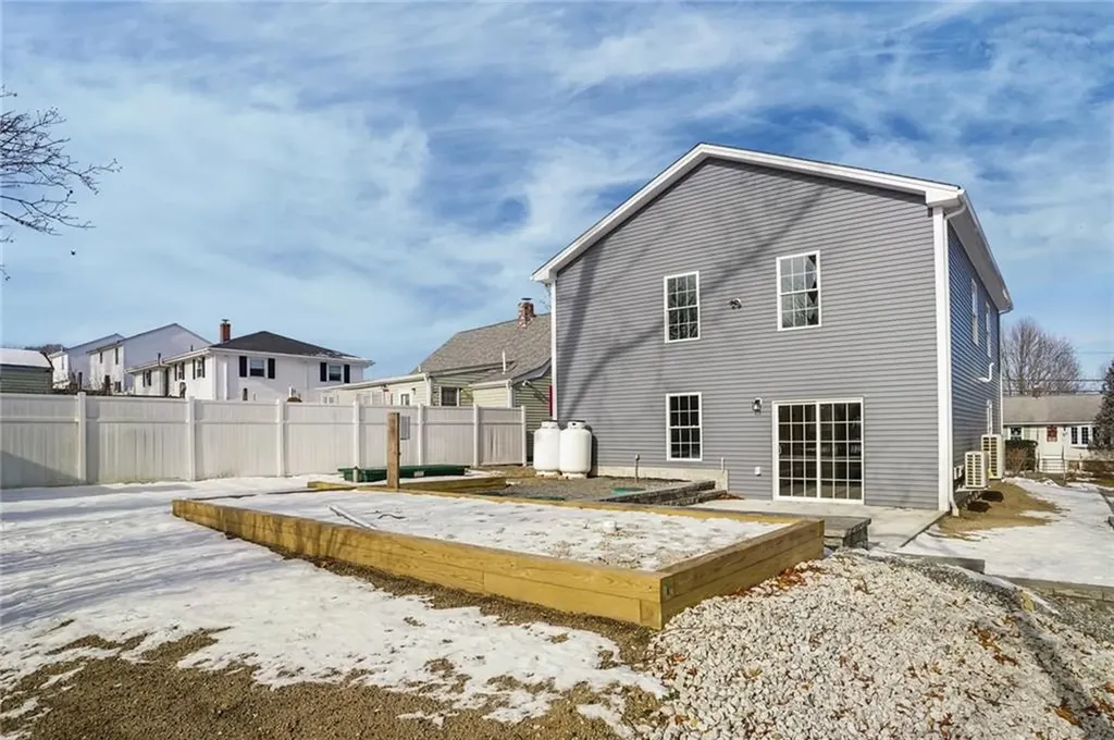 85 Colonial Avenue Cumberland RI 02864