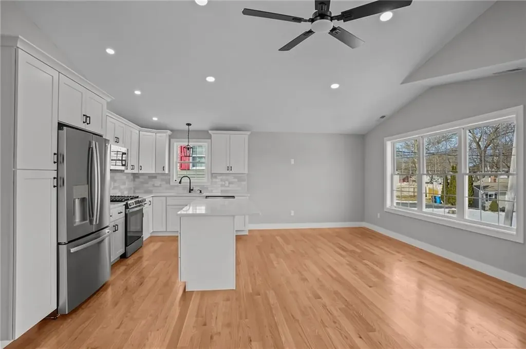 85 Colonial Avenue Cumberland RI 02864