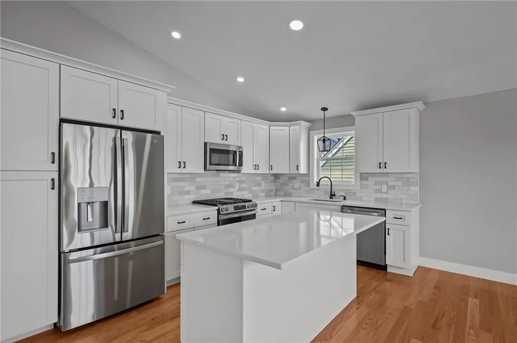 85 Colonial Avenue Cumberland RI 02864