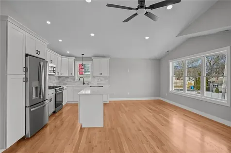 85 Colonial Avenue Cumberland RI 02864