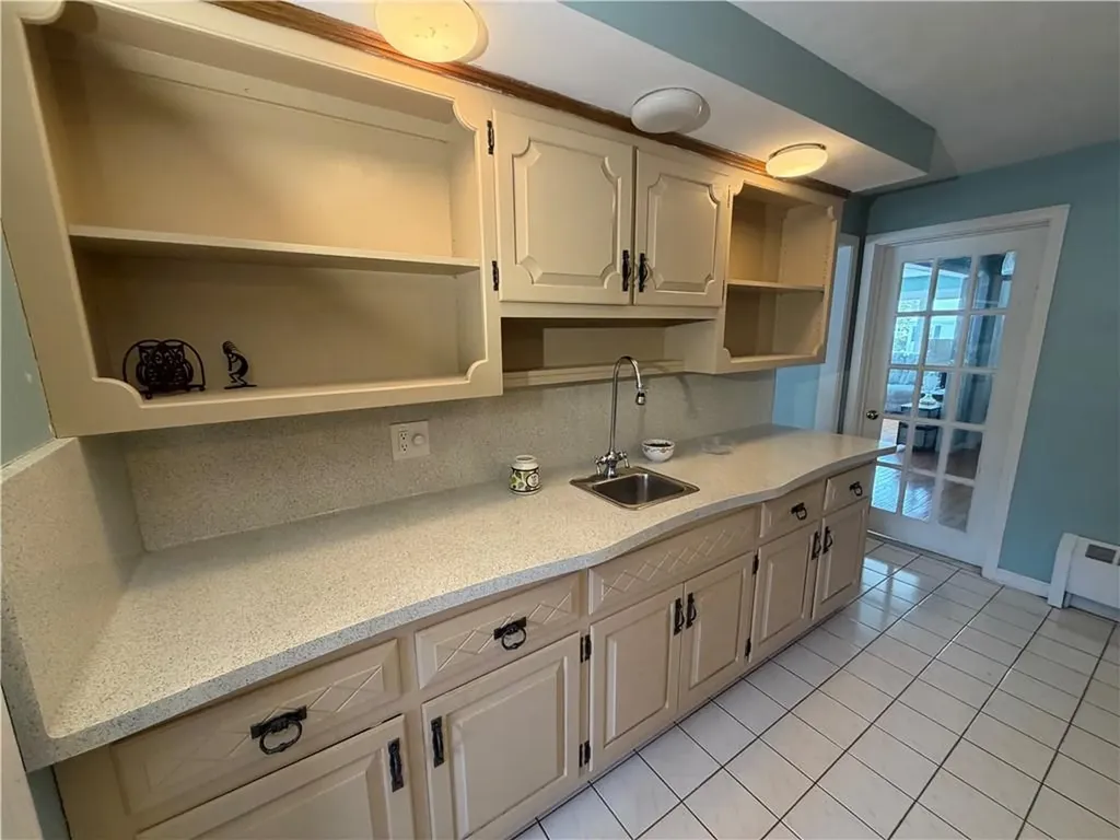 33 Whipple Avenue Westerly RI 02891