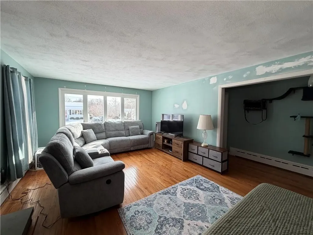 33 Whipple Avenue Westerly RI 02891