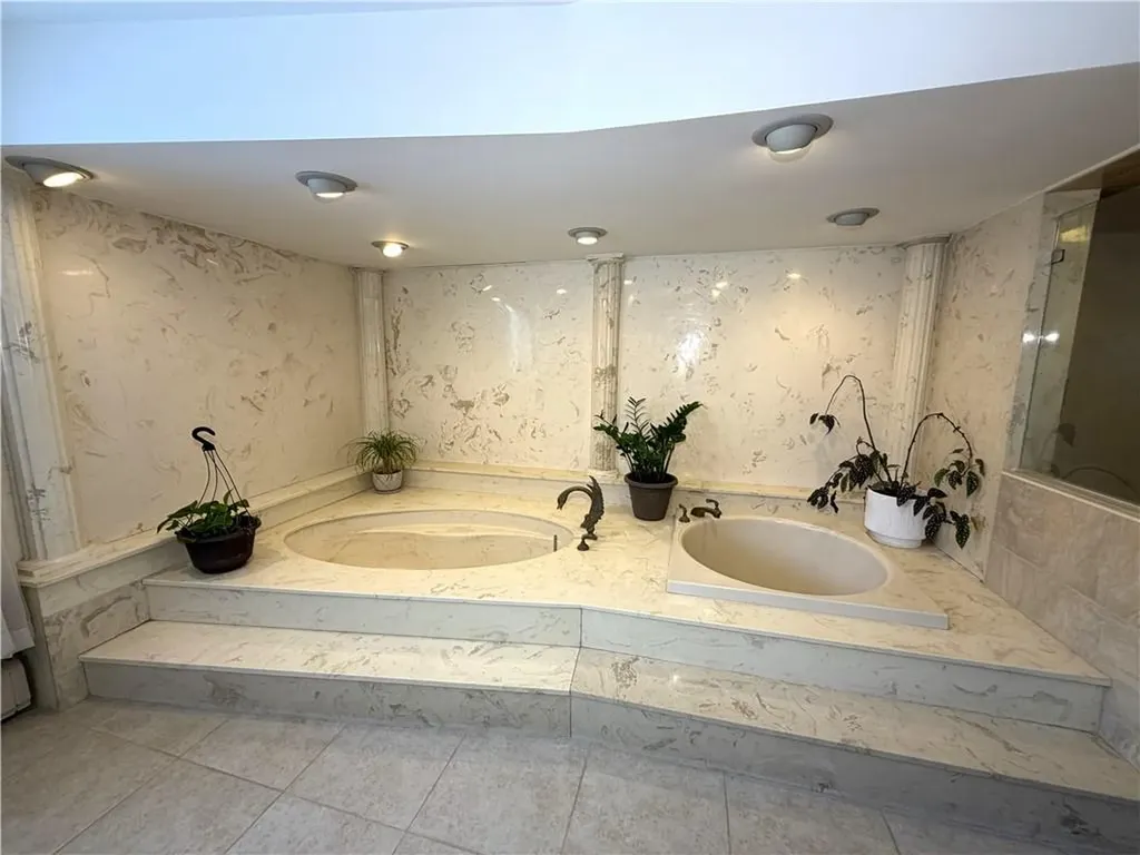 33 Whipple Avenue Westerly RI 02891