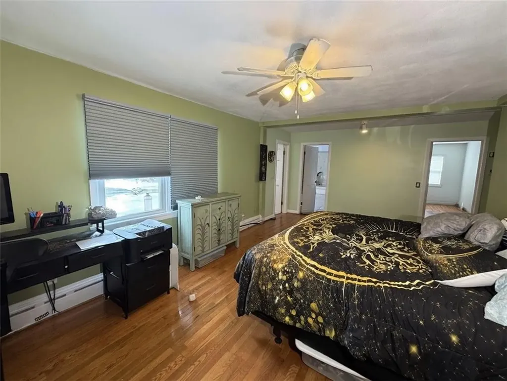 33 Whipple Avenue Westerly RI 02891