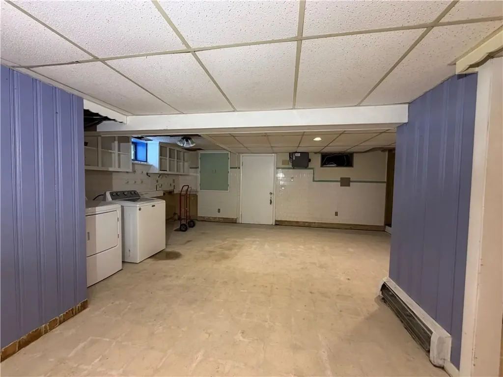 33 Whipple Avenue Westerly RI 02891