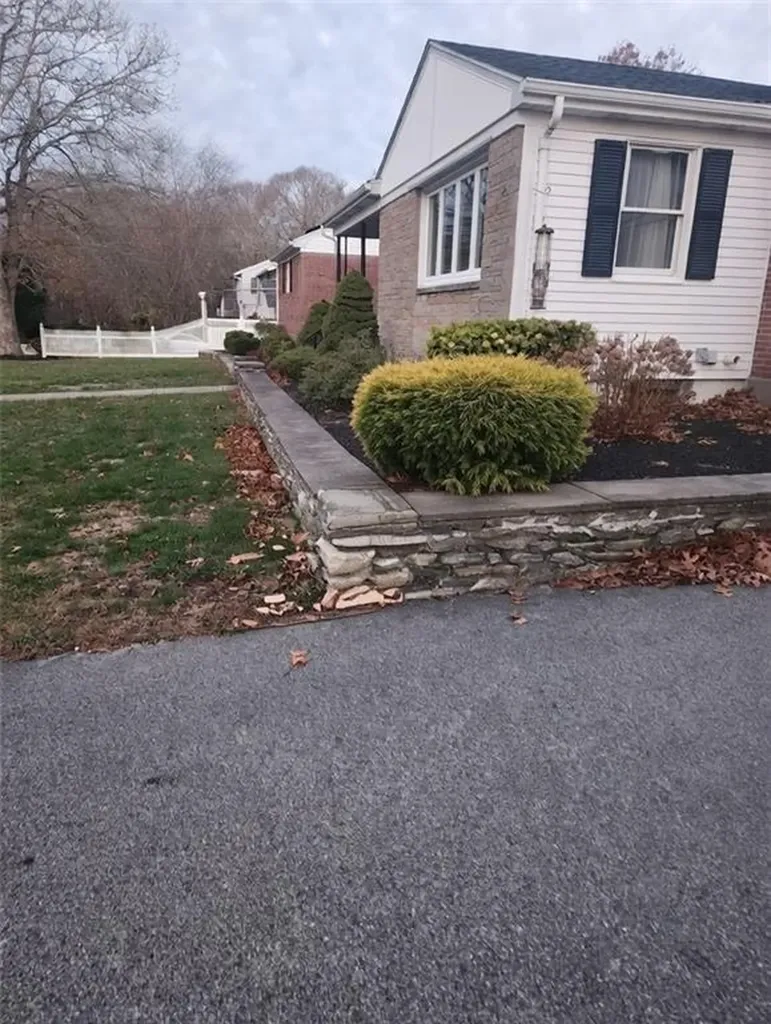 33 Whipple Avenue Westerly RI 02891