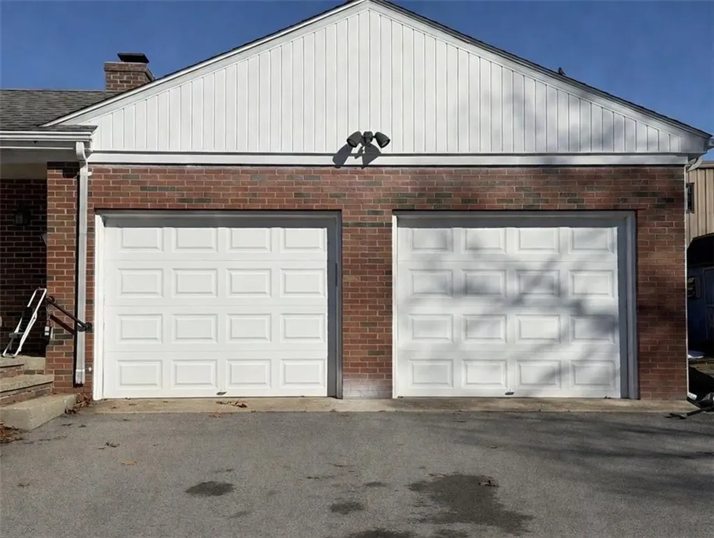 33 Whipple Avenue Westerly RI 02891