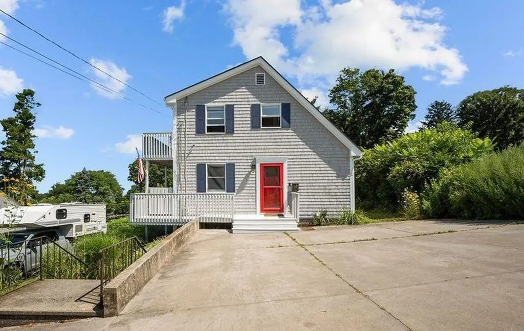 98 Hobson Avenue Tiverton RI 02878