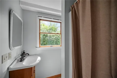 98 Hobson Avenue Tiverton RI 02878