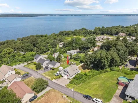 98 Hobson Avenue Tiverton RI 02878