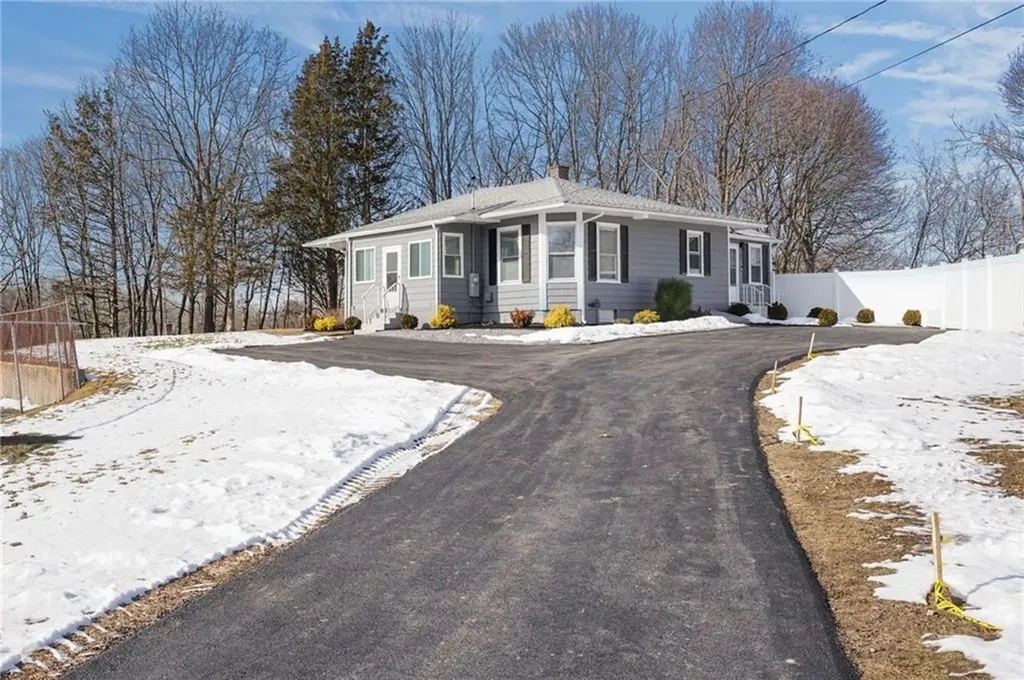 2 Fairgreen Drive West Warwick RI 02893