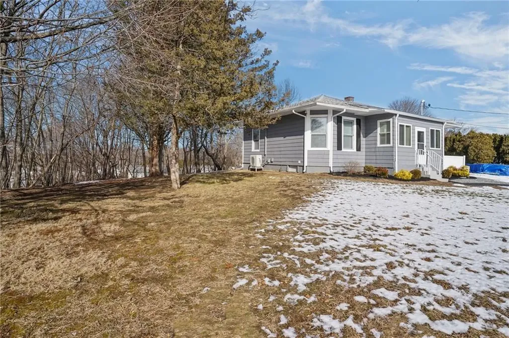 2 Fairgreen Drive West Warwick RI 02893