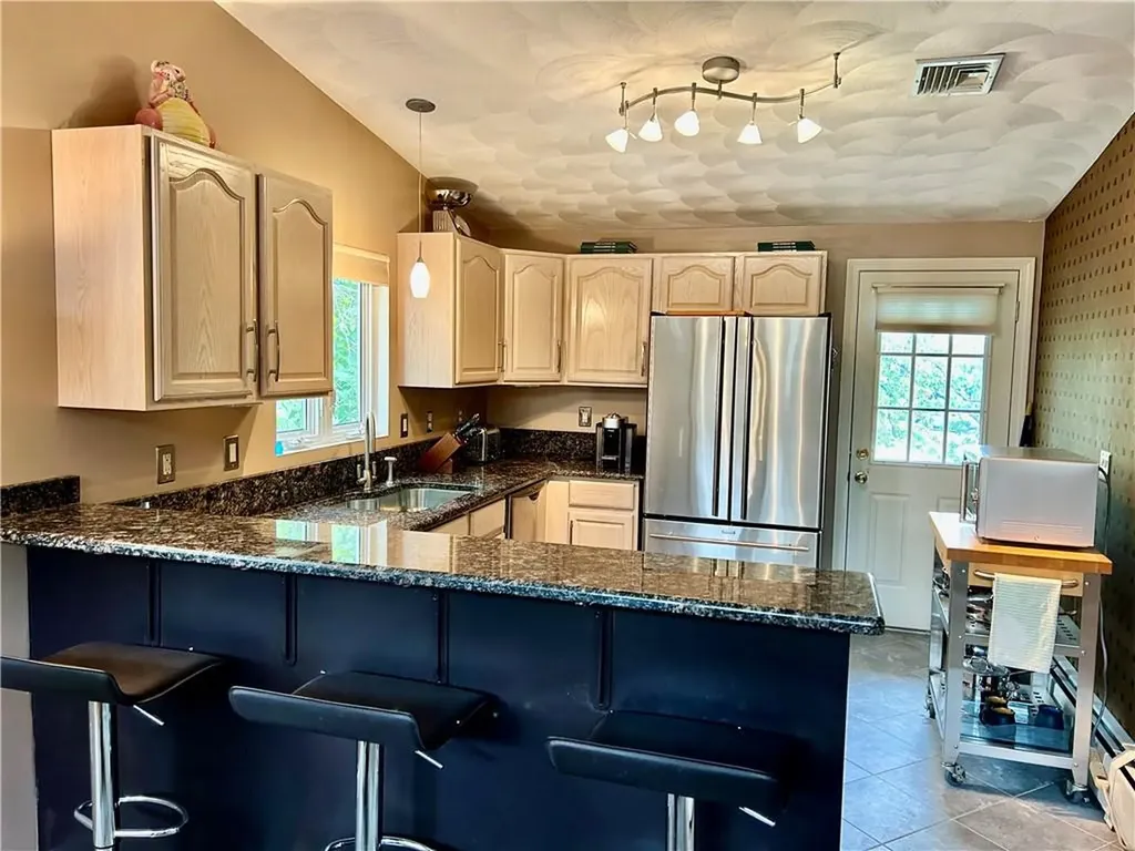 11 College Hill Road Warwick RI 02886