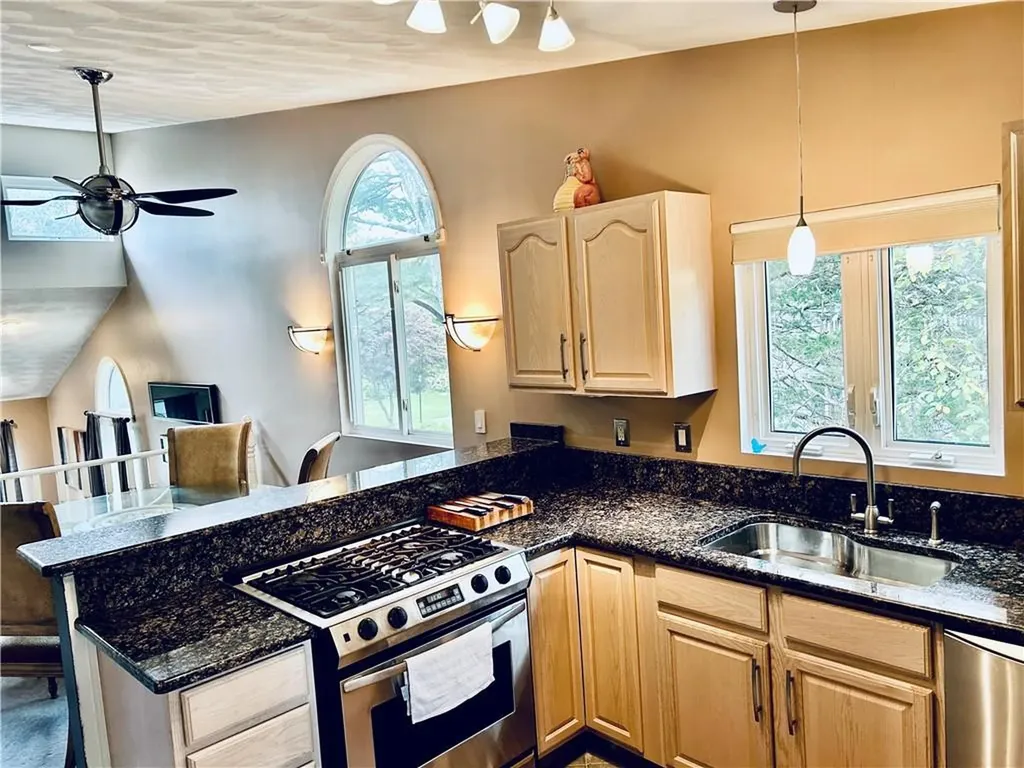 11 College Hill Road Warwick RI 02886