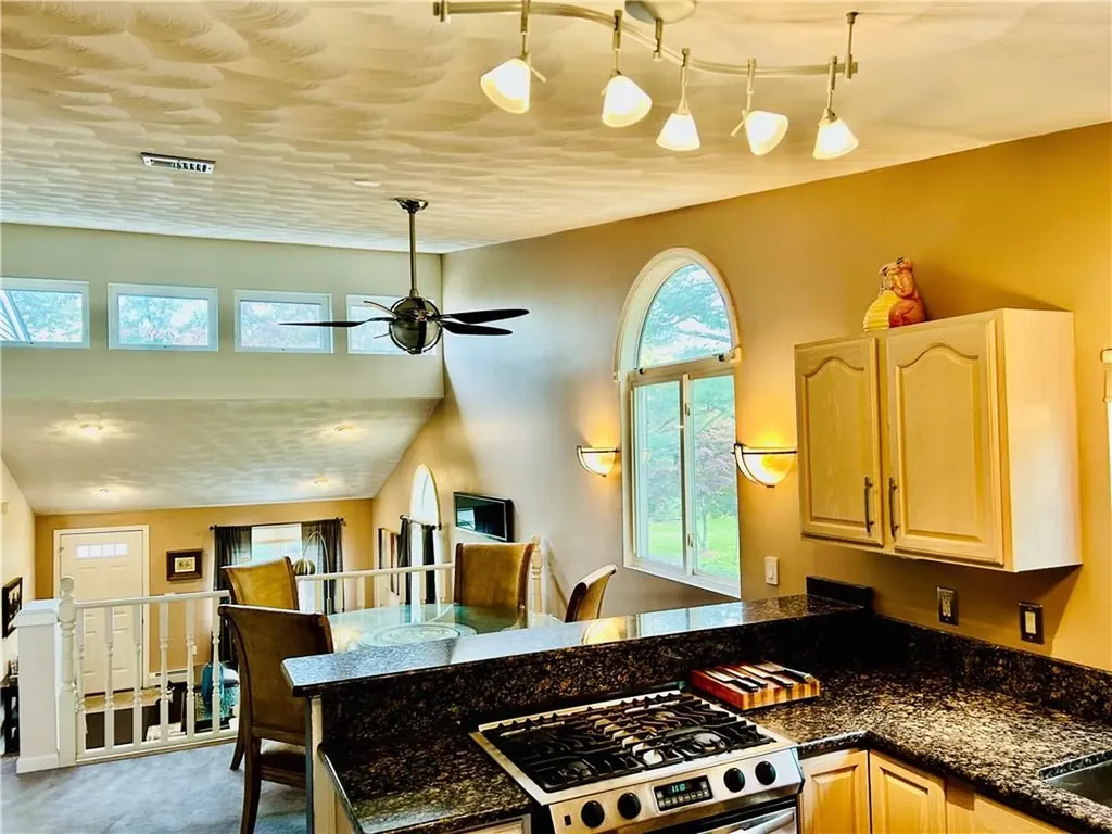 11 College Hill Road Warwick RI 02886