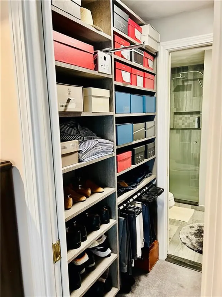 11 College Hill Road Warwick RI 02886