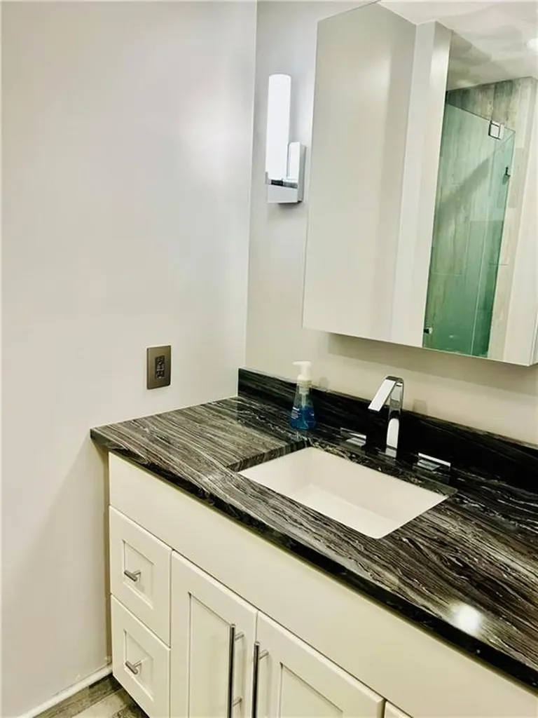 11 College Hill Road Warwick RI 02886