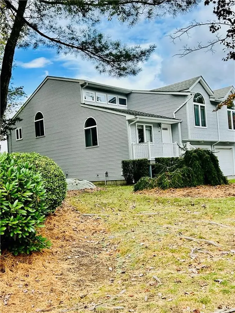 11 College Hill Road Warwick RI 02886