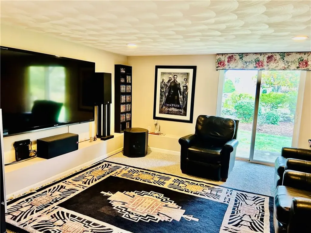 11 College Hill Road Warwick RI 02886