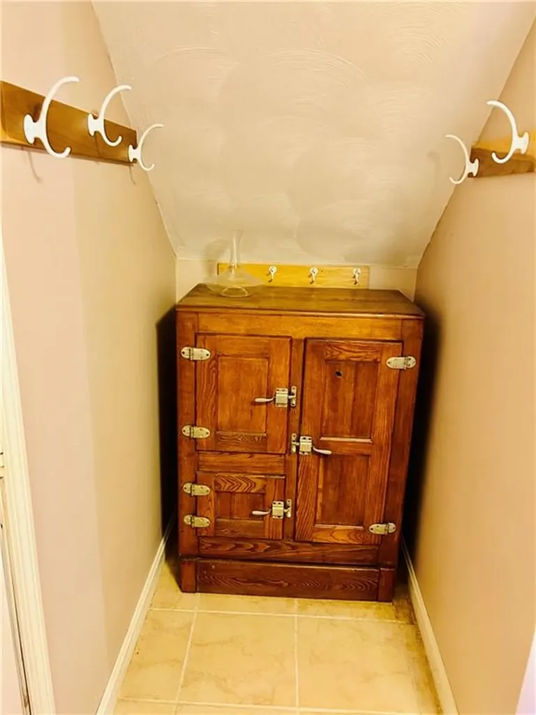 11 College Hill Road Warwick RI 02886