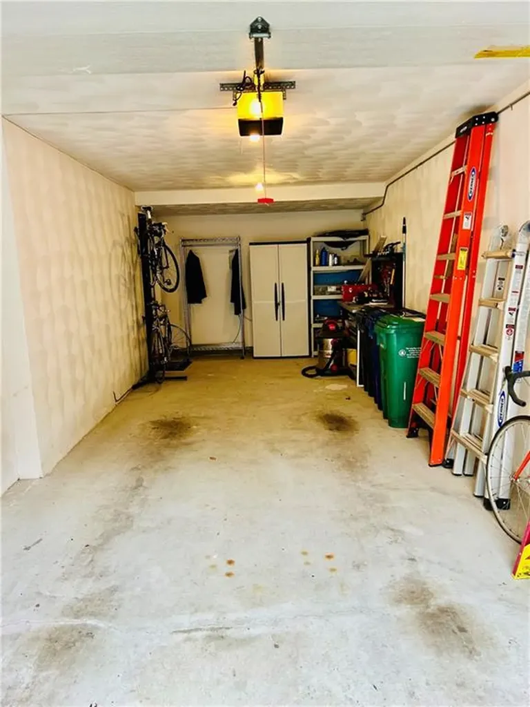 11 College Hill Road Warwick RI 02886