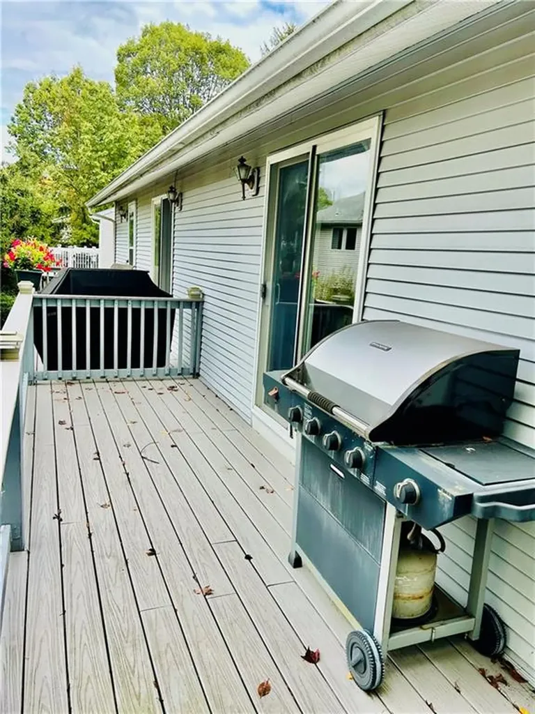 11 College Hill Road Warwick RI 02886