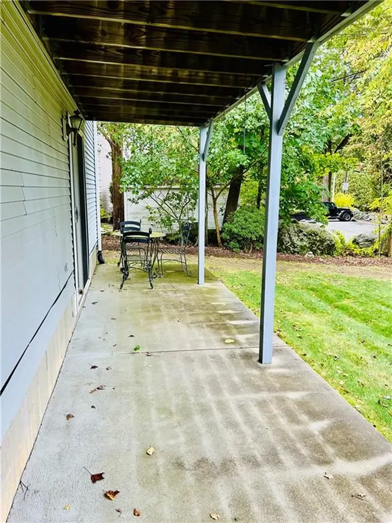 11 College Hill Road Warwick RI 02886