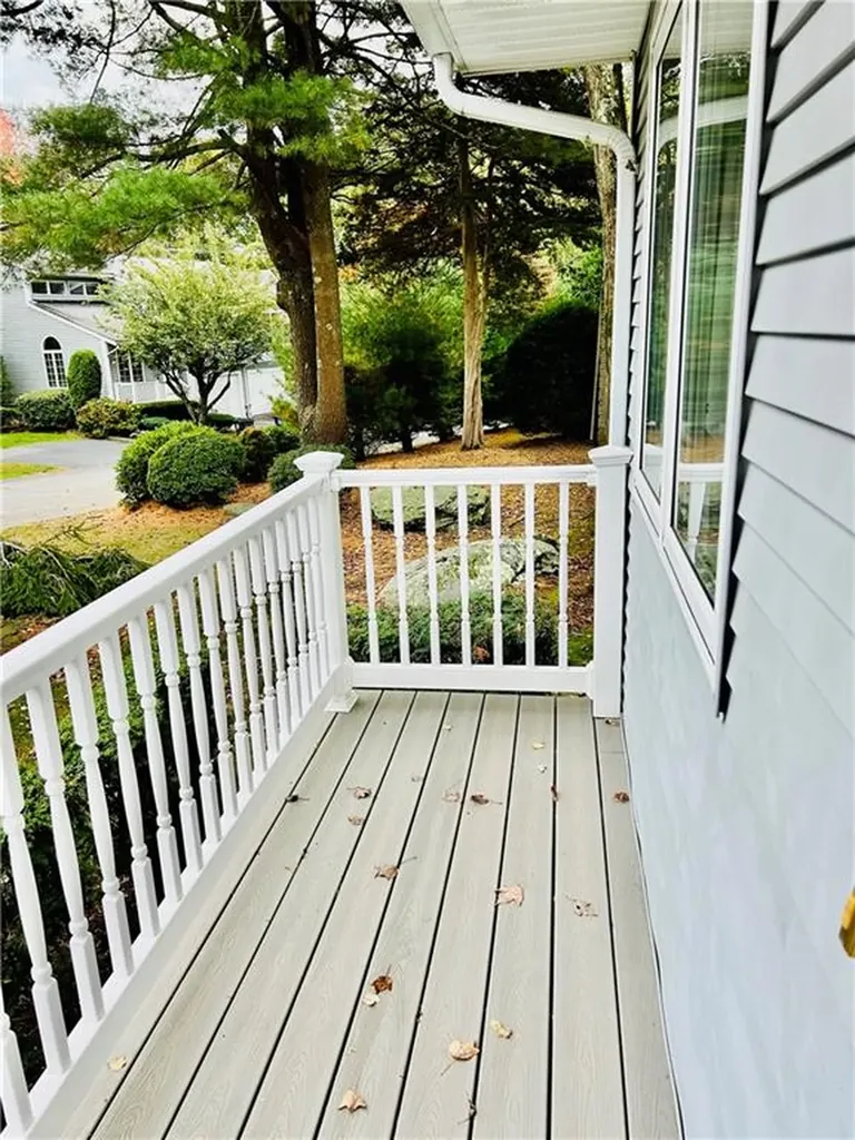 11 College Hill Road Warwick RI 02886