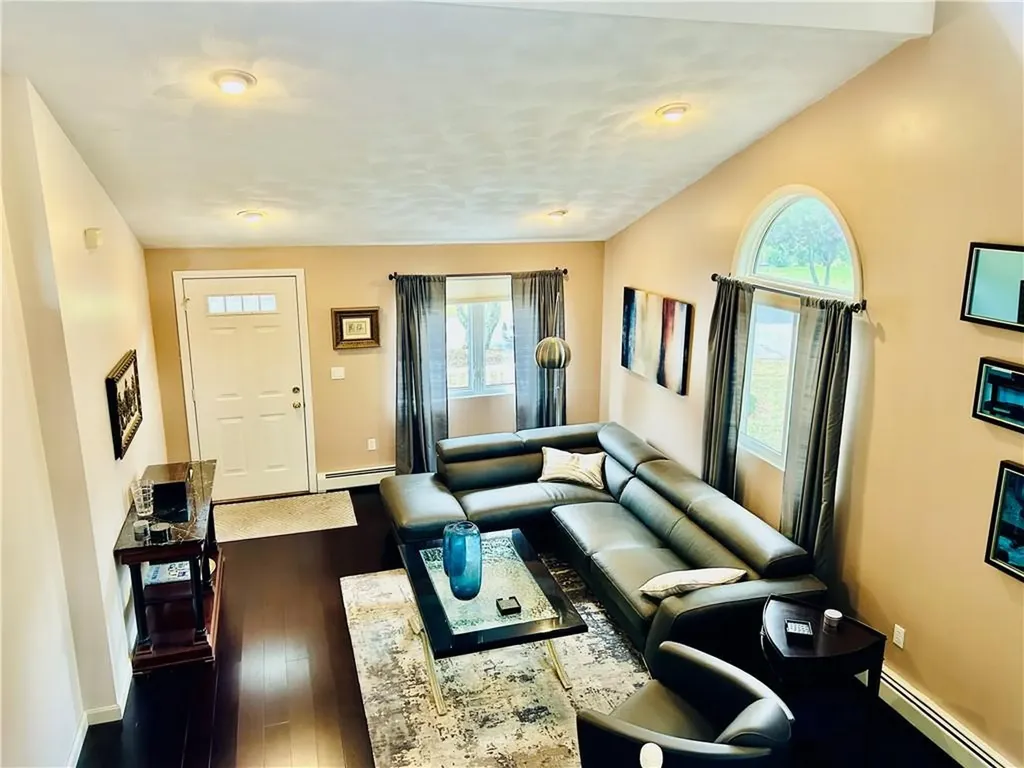 11 College Hill Road Warwick RI 02886