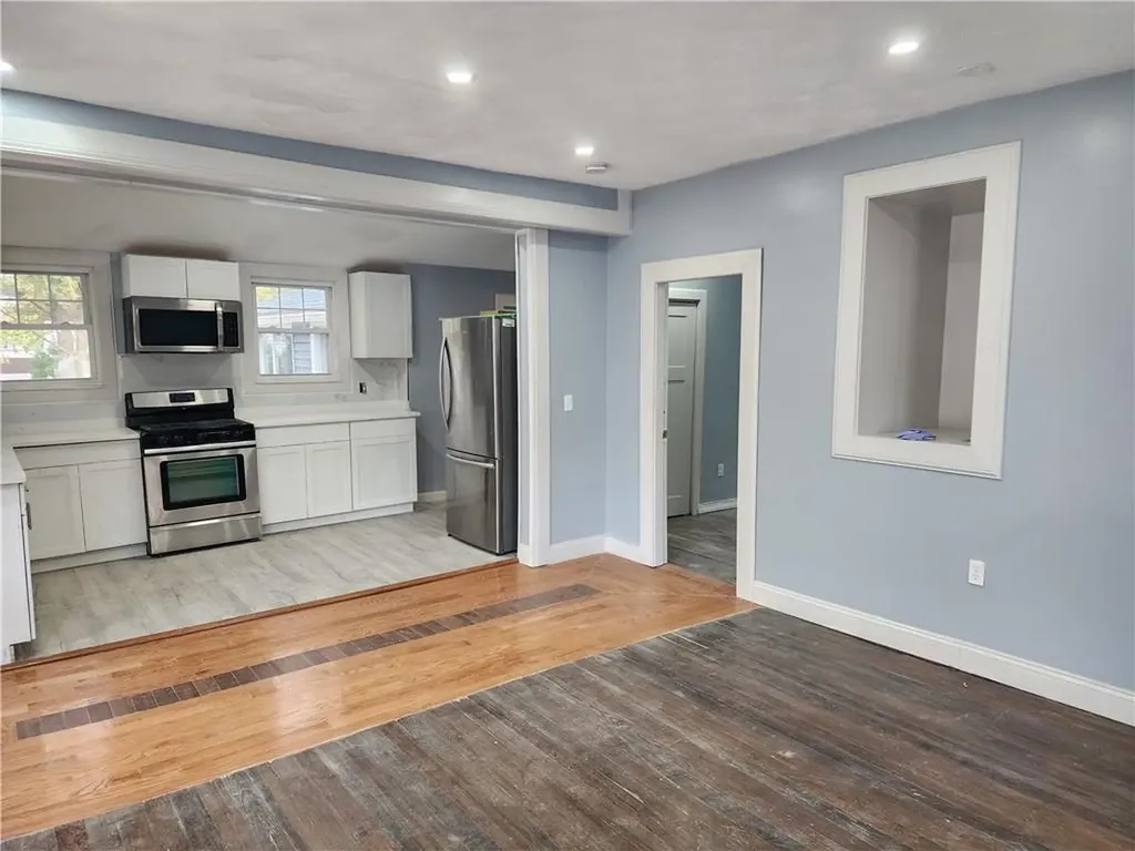 39 Chaplin Street Pawtucket RI 02861