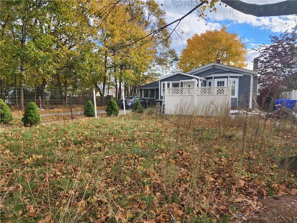 39 Chaplin Street Pawtucket RI 02861