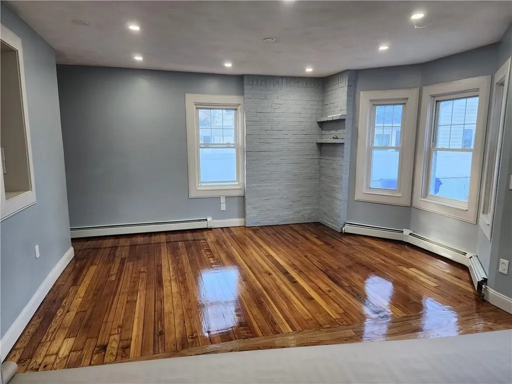 39 Chaplin Street Pawtucket RI 02861