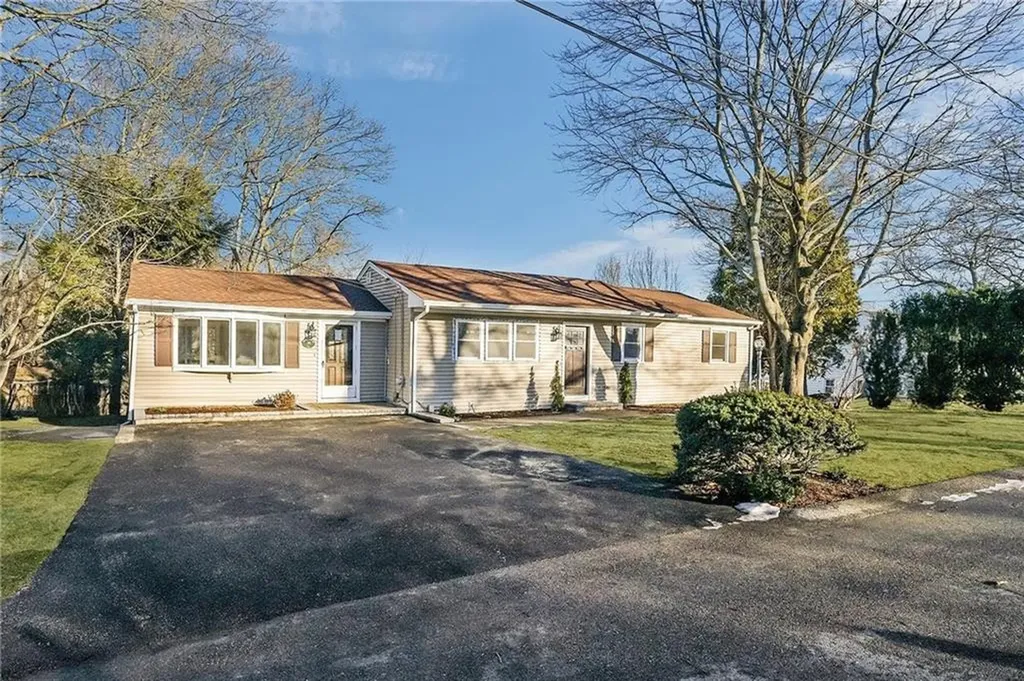 38 Bowman Street Warwick RI 02889