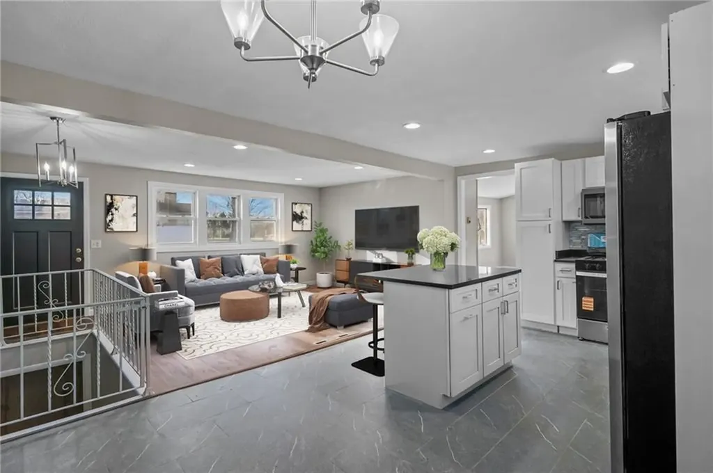 38 Bowman Street Warwick RI 02889