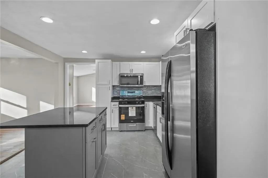 38 Bowman Street Warwick RI 02889