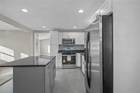 38 Bowman Street Warwick RI 02889