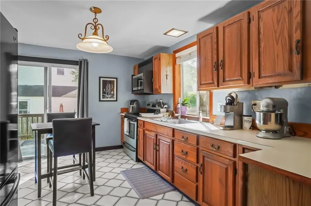 19 Slocum Street Newport RI 02840