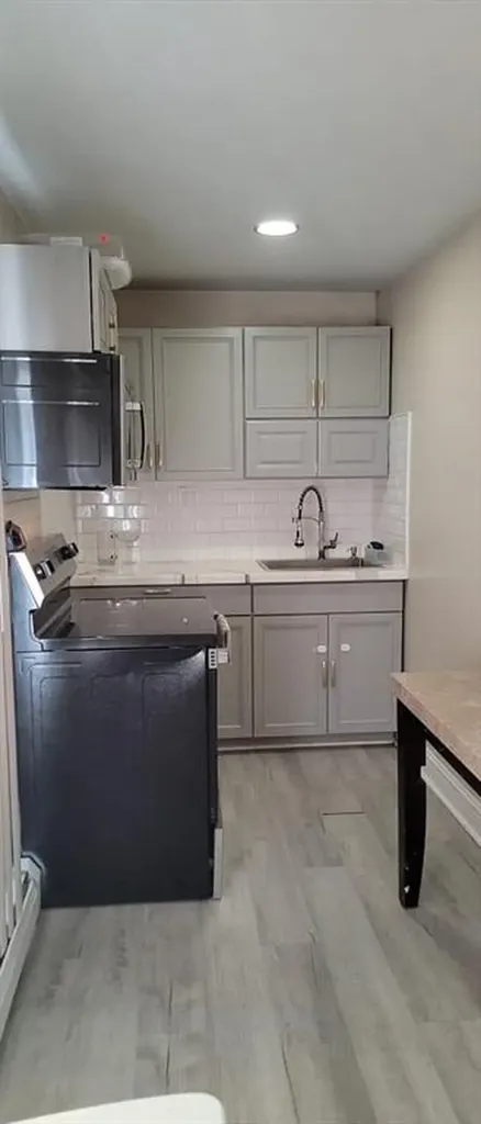 38 Glenham Street Providence RI 02907