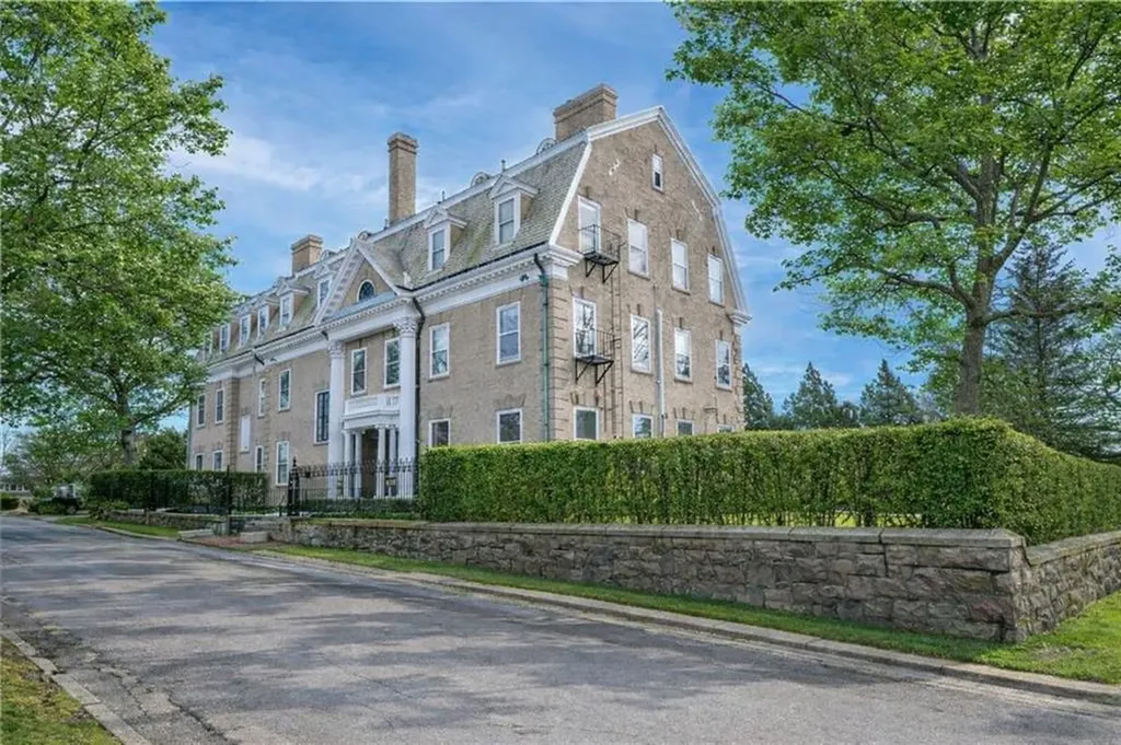 1 Oakwood Terrace Newport RI 02840