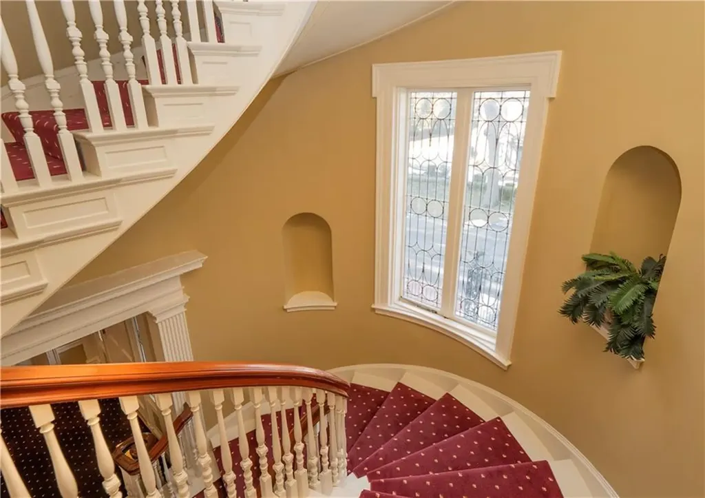 1 Oakwood Terrace Newport RI 02840