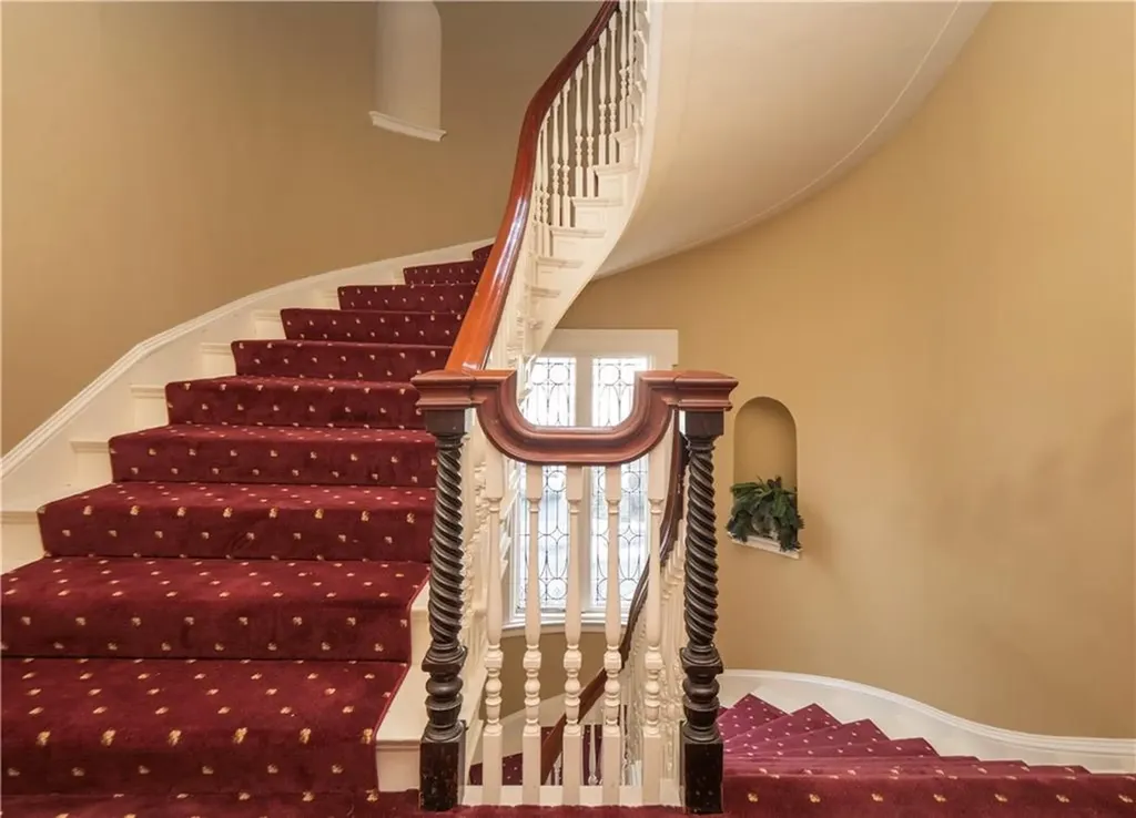 1 Oakwood Terrace Newport RI 02840