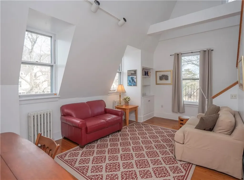 1 Oakwood Terrace Newport RI 02840