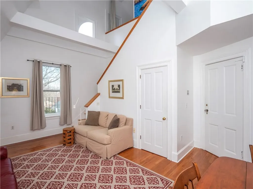 1 Oakwood Terrace Newport RI 02840