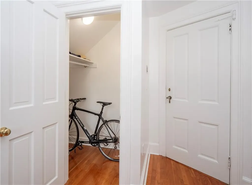 1 Oakwood Terrace Newport RI 02840