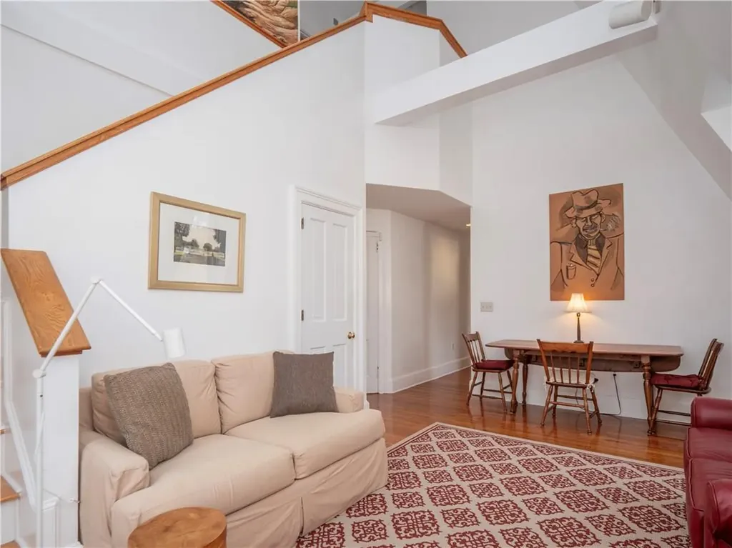 1 Oakwood Terrace Newport RI 02840