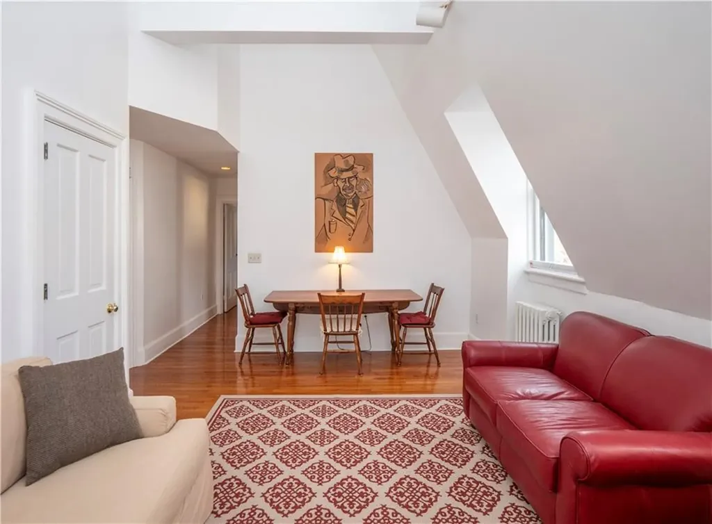 1 Oakwood Terrace Newport RI 02840